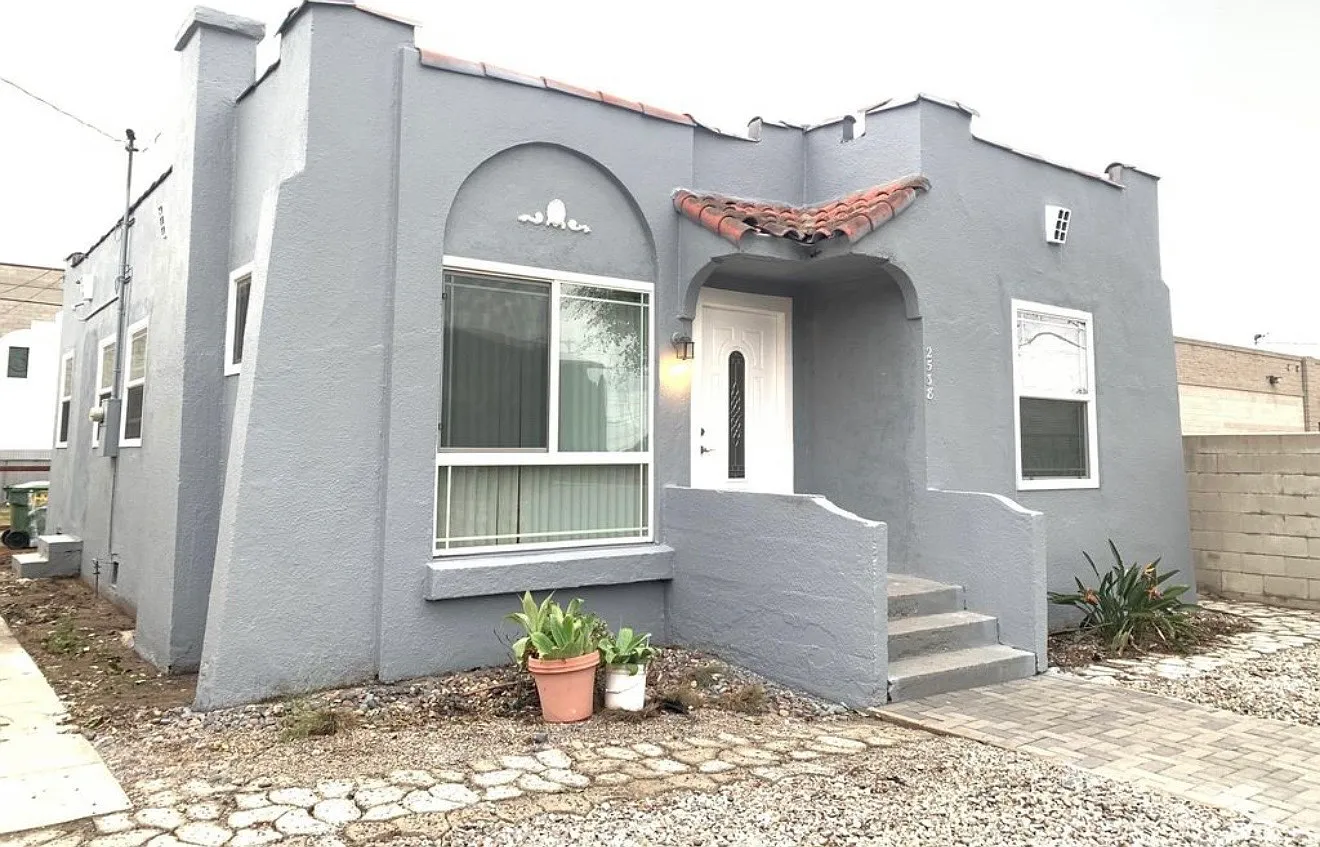 3 bed, 984 sqft, $3,500 — Photo 2