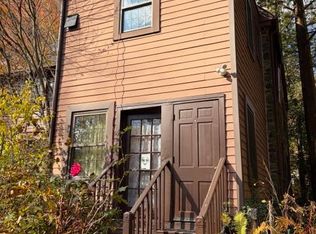 737 Polo Rd, Bryn Mawr, PA 19010