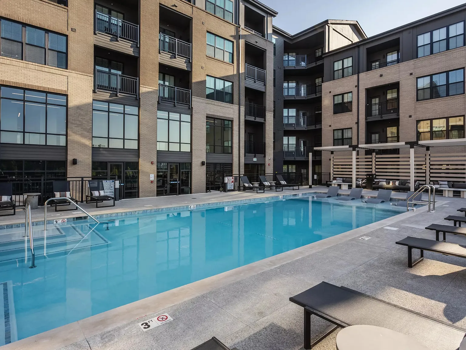 1 bed, 1.5 bath, 925 sqft, $2,064 — Photo 4