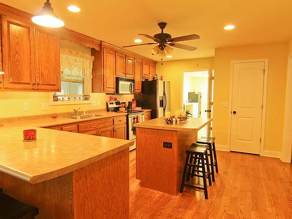 2nd image of 655 Doe Dr