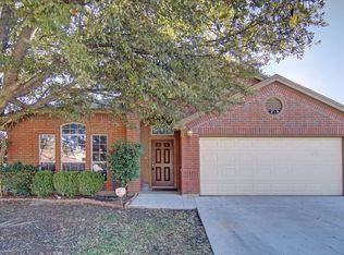 8216 Deer Bluff Ln, Fort Worth, TX 76179