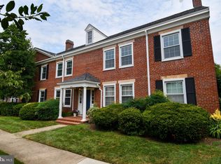 4437 36th St S APT B2, Arlington, VA 22206