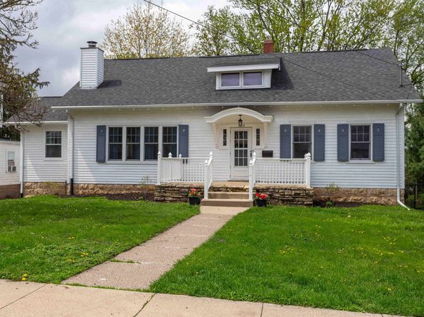 1215 Mount Pleasant St, Dubuque, IA 52001