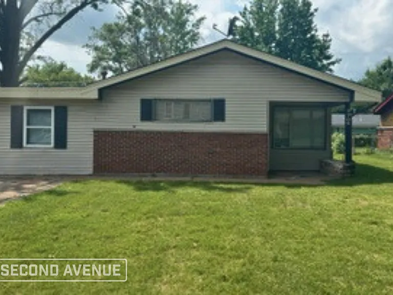9709 Duke Dr — Photo 1