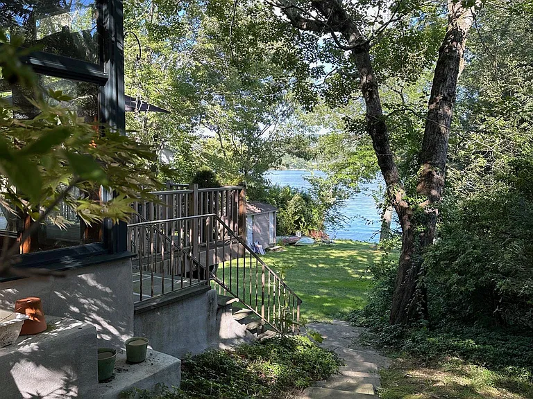 124 W Shore Dr — Photo 4