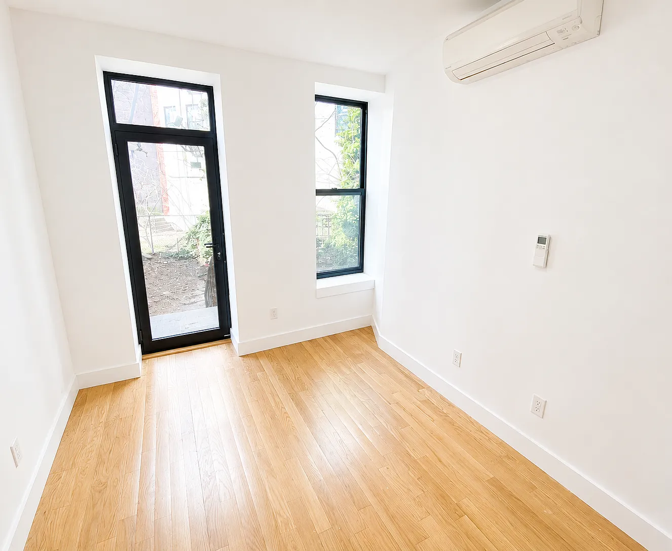 1020 Putnam Avenue — Photo 4