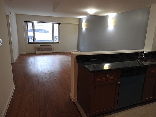 1st image of 6506 Grand Central Pkwy APT 1C