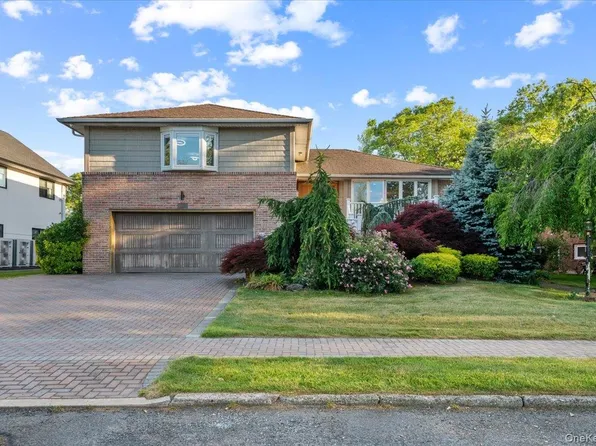 1055 Lawrence Court, North Woodmere, NY 11581