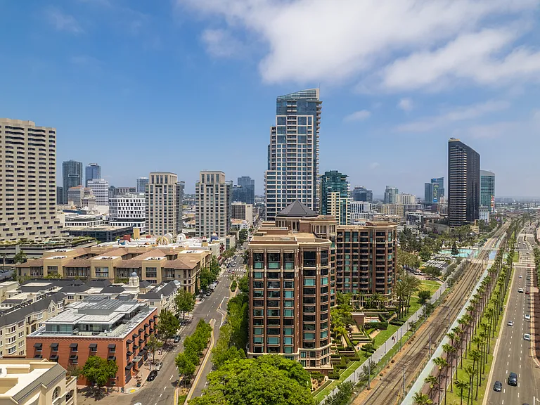 500 W Harbor Dr #1502 — Photo 45