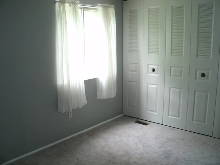 Bedroom 2. Large closet.