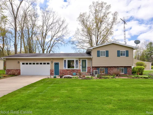 3020 E Curtis Rd, Birch Run, MI 48415
