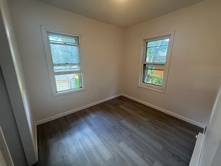 143 William St — Photo 9