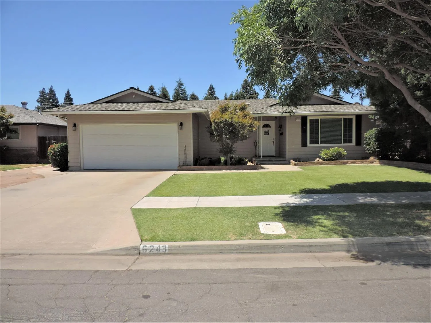 6243 N Anna St photo 1
