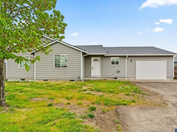 1041 Kees St, Lebanon, OR 97355