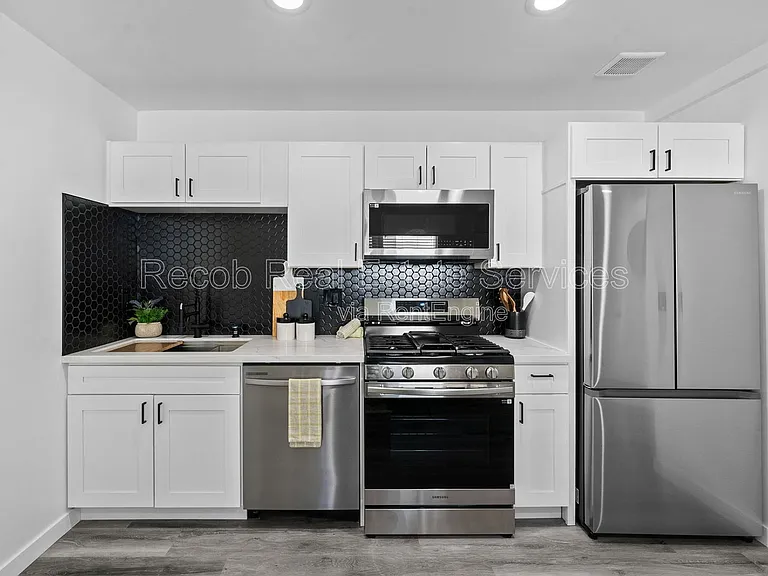 5116 69th St #5114 — Photo 2