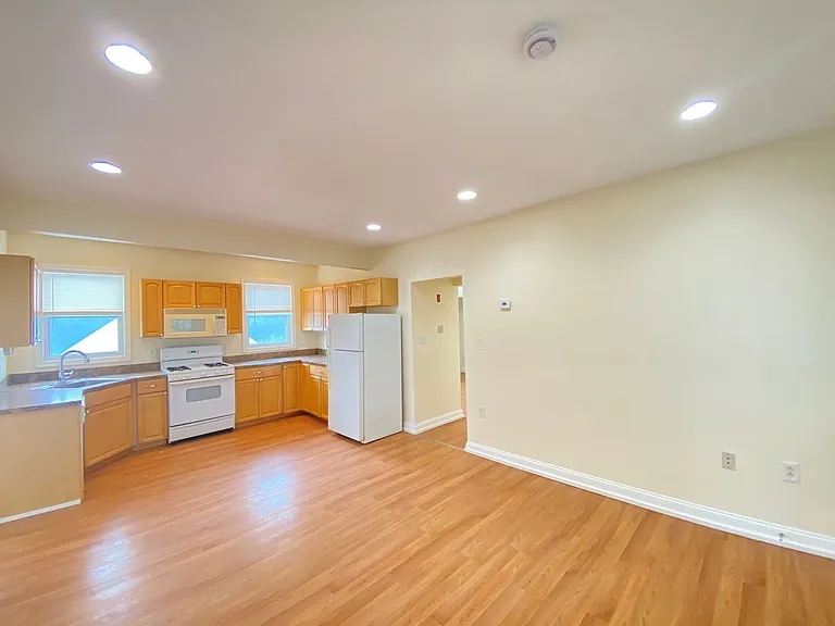 289 Merrimack St #7 — Photo 4