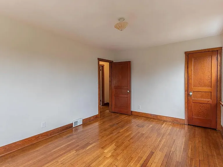 537 Long Ave — Photo 12