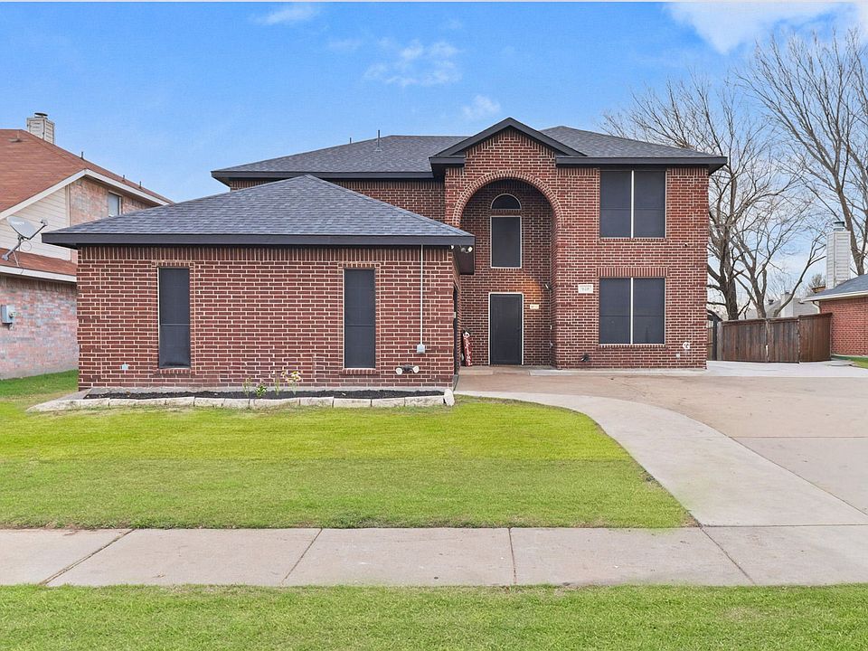 1st image of 920 Red Oak Trl