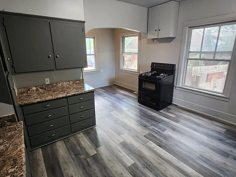 6010 Florence Blvd — Photo 16