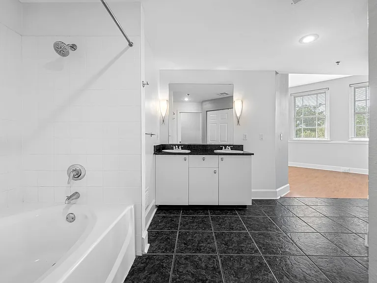 Sanctuary Lofts — Photo 38