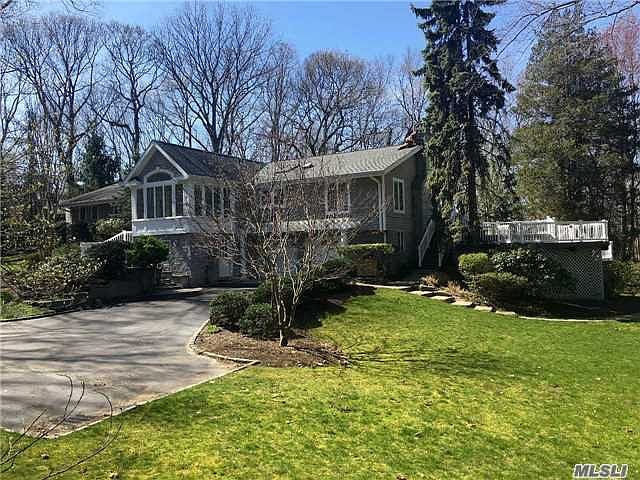 1st image of 12 Oakwood Dr