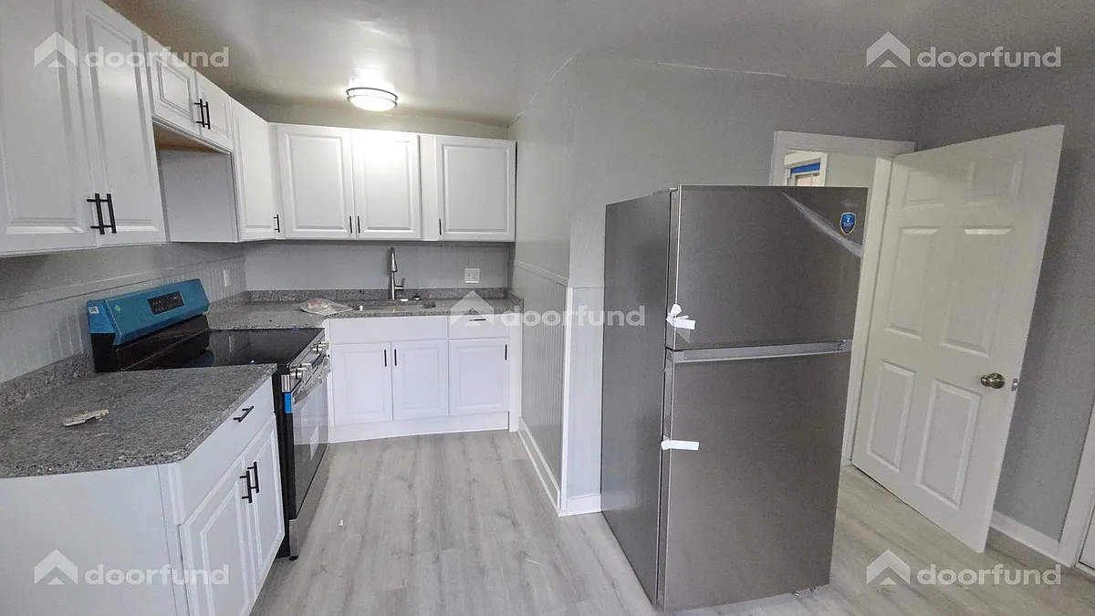 Building Photo - 418 River St #1
