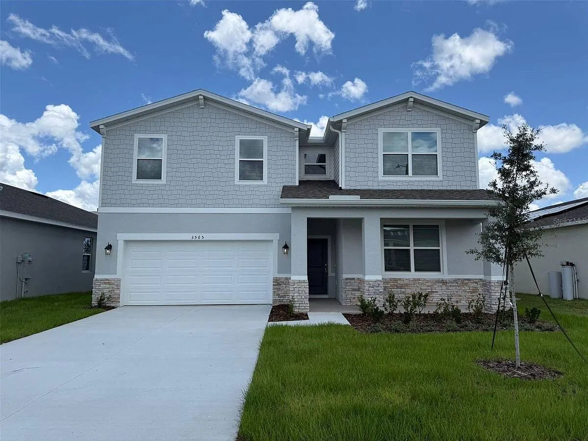 5 bed, 3.0 bath, 2494 sqft, $2,600 — Photo 1