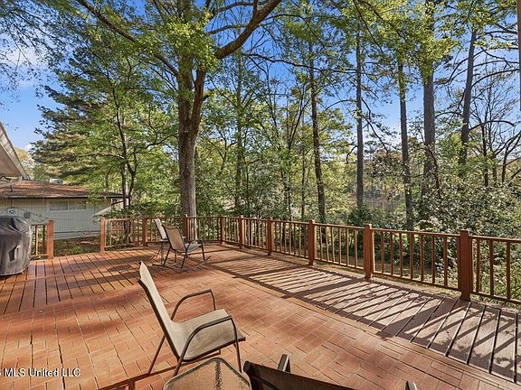 3rd image of 4626 Hazelwood Dr