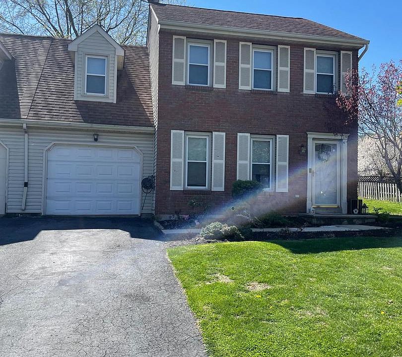 1st image of 6 Windwood Pl