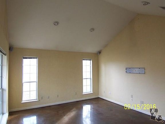 3rd image of 112 Mulberry St