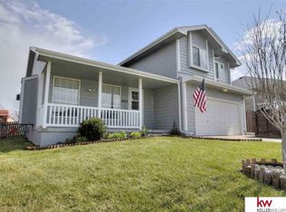 8426 Baker St, Omaha, NE 68122