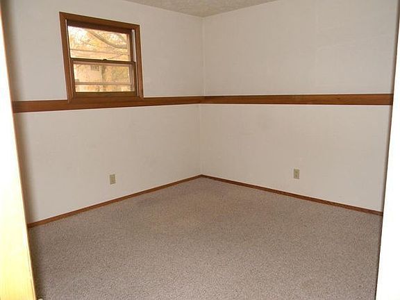5th image of 26927 Carriage Ct