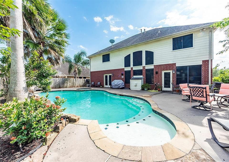 1st image of 1507 Pine Walk Dr