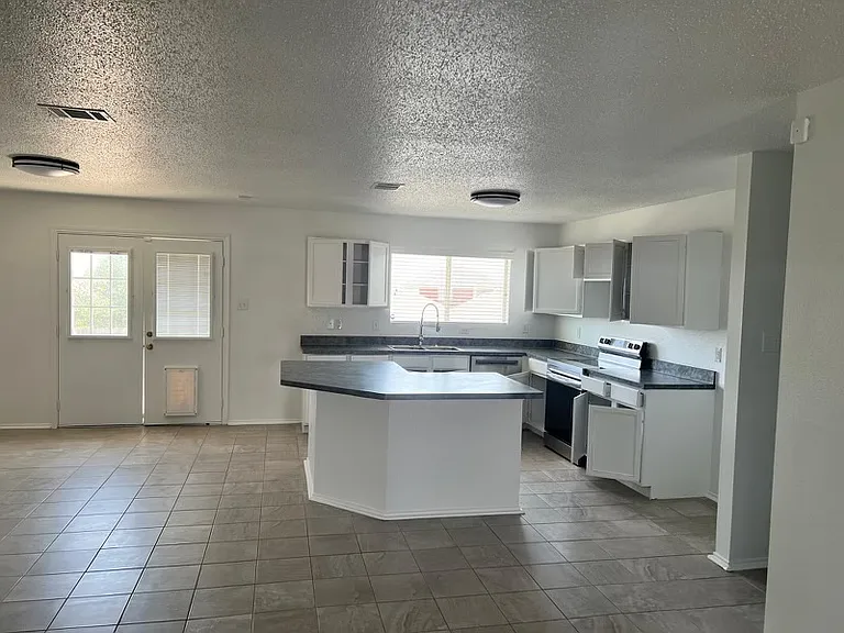 2100 Bliss Rd — Photo 4