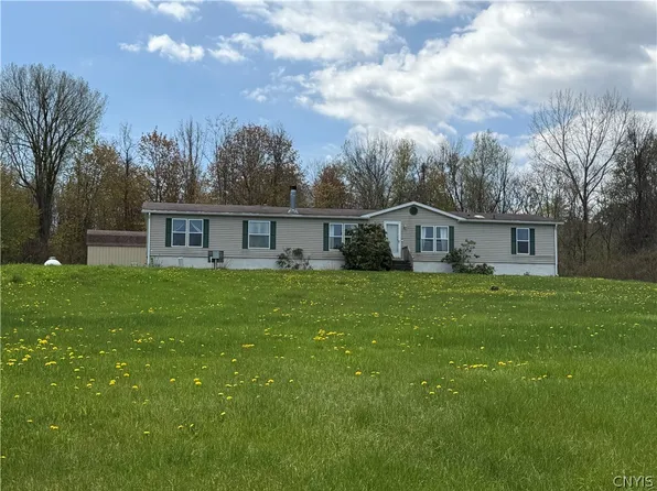 5 Clear Springs Dr, Oswego, NY 13126
