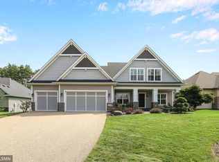 679 Pine Cone Trl, Eagan, MN 55123