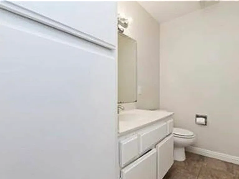 2467 W Acacia Ave — Photo 9
