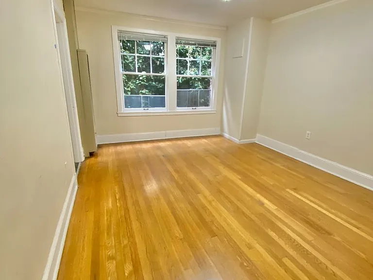Embassy Apartments — Photo 58