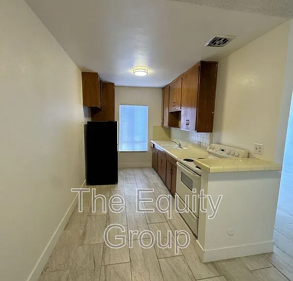 550 S Richmond Ave #3 — Photo 4