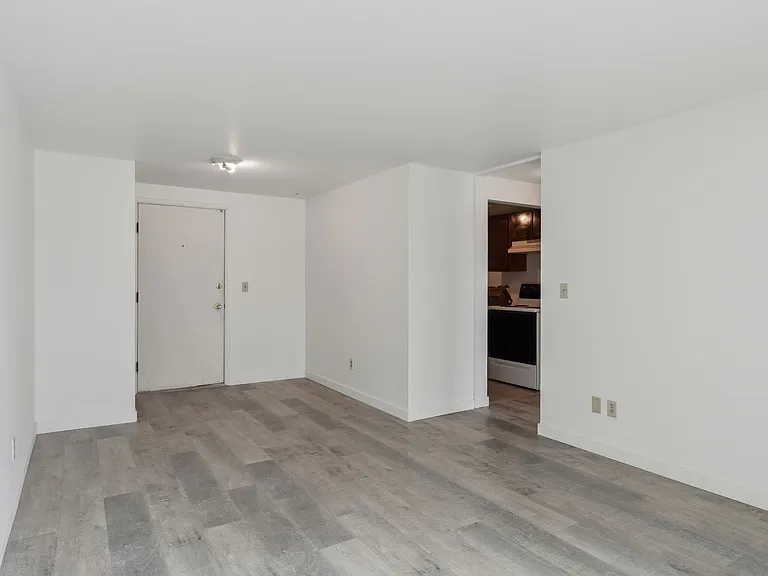 Highlands Apartments — Photo 8