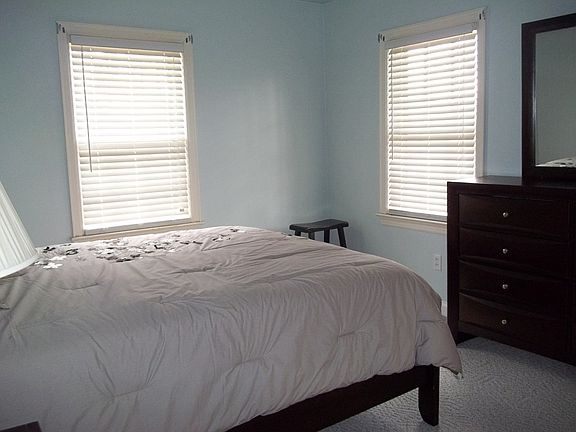 3rd image of 701 Carolina St