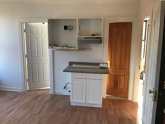 Rented by Moses Stoller, LREB | media 8