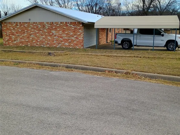 1303 E Boynton St, Hamilton, TX 76531