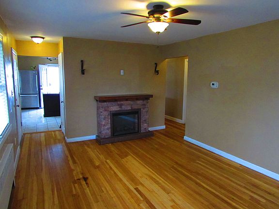 3rd image of 414 Hilda St