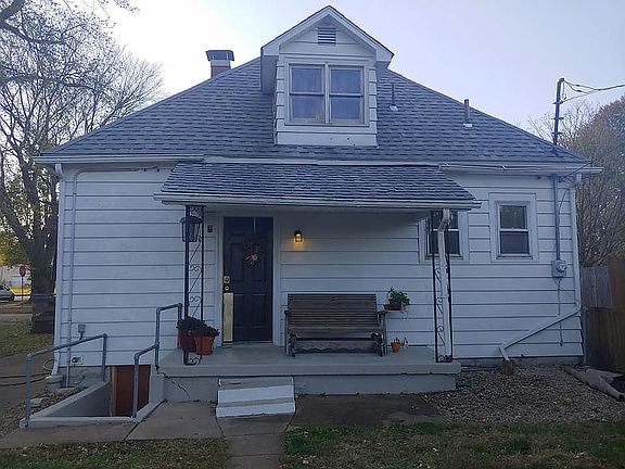 2nd image of 1550 Barbour Ave