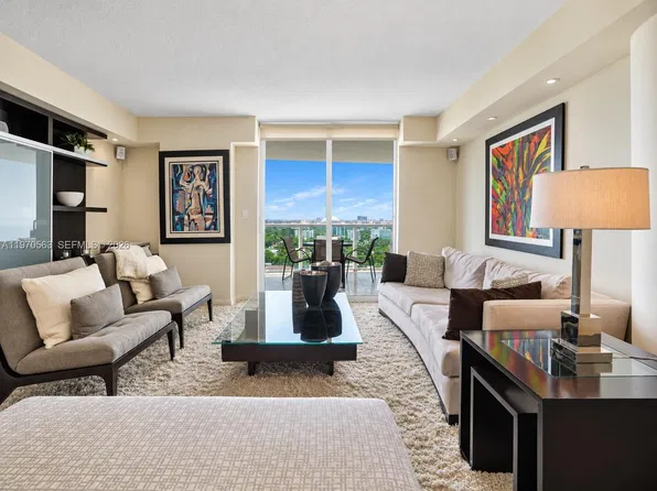 2101 Brickell Ave APT 1812, Miami, FL 33129