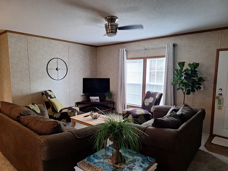 6260 Reives Rd — Photo 8