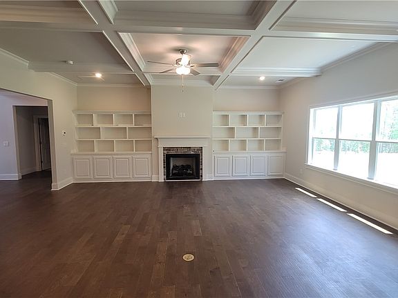 3rd image of 230 Holly Branch Rd