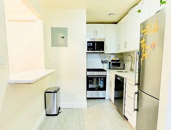 5th image of 37 W 71st St APT 1B