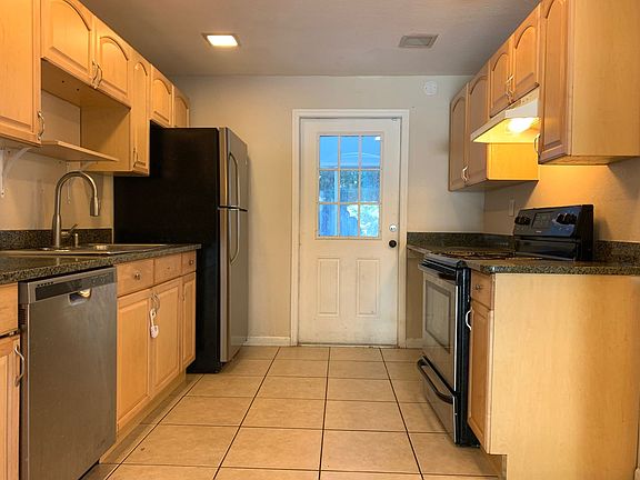 4th image of 2415 S Ramona Cir